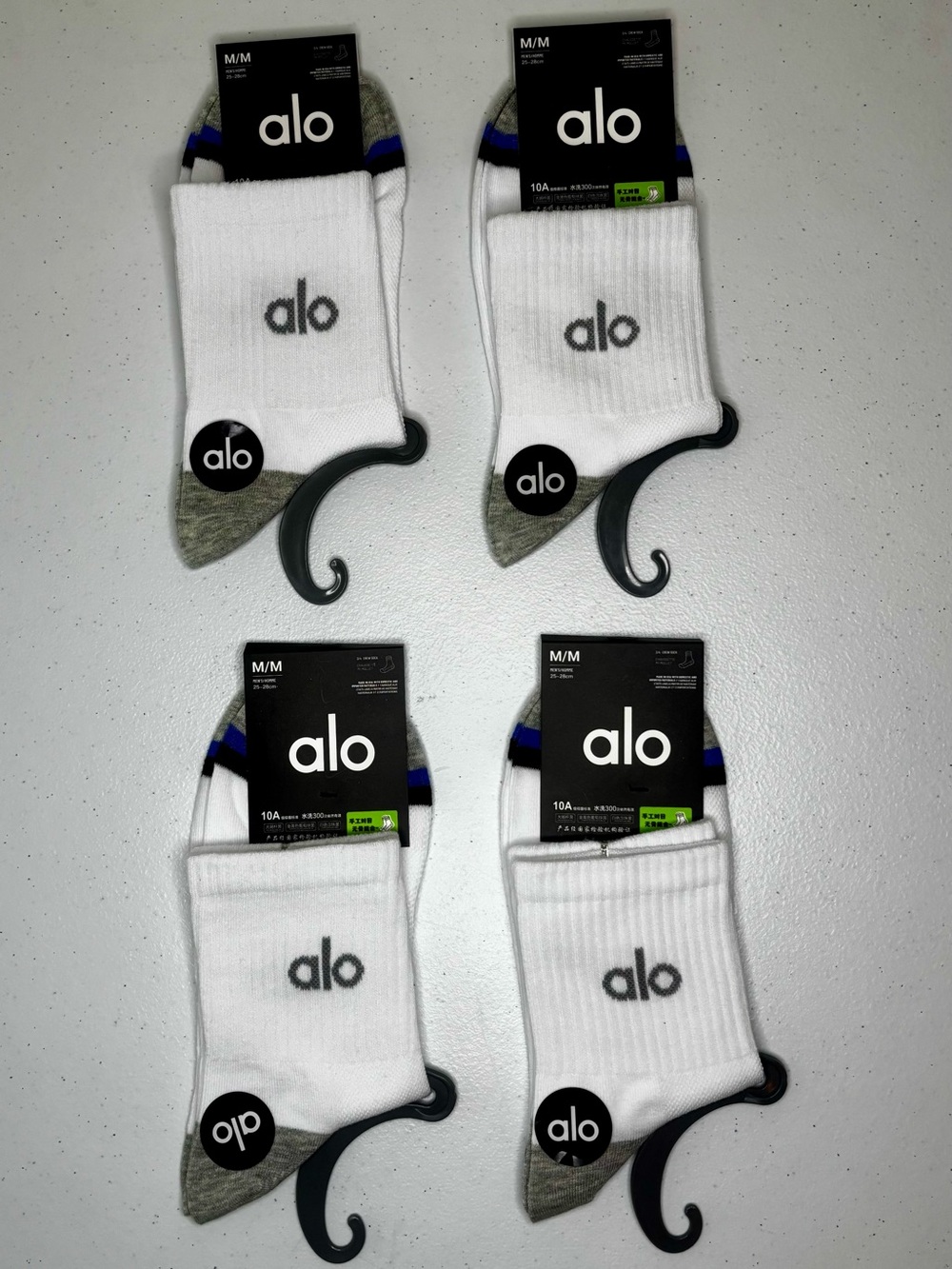 NWT Alo Yoga Unisex Throwback Crew Socks 4-Pack White Grey Logo M/M